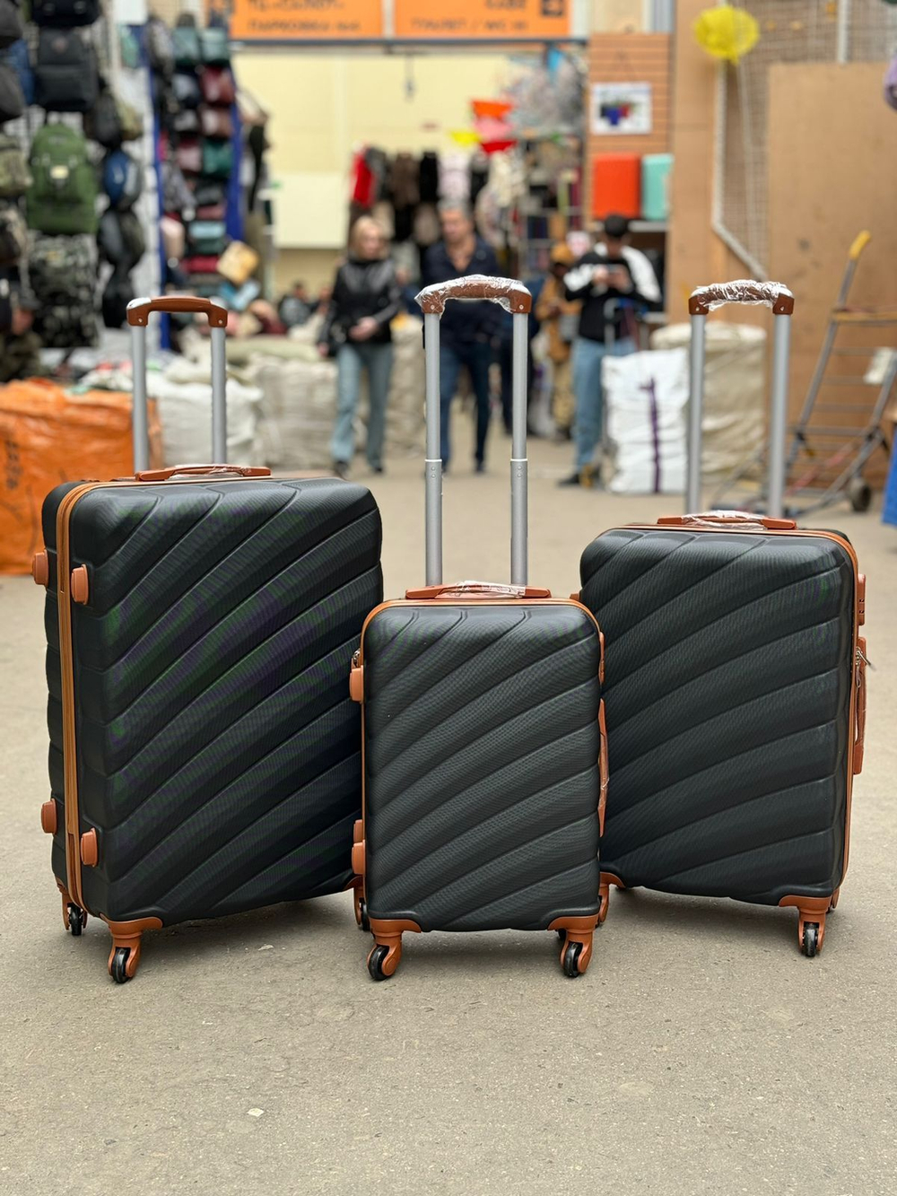 Большой чемодан Bon-Voyage Model Two, Черный, L