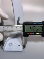 Ручка для холодильника Indesit нижняя зам. C0085715 23 см, белая