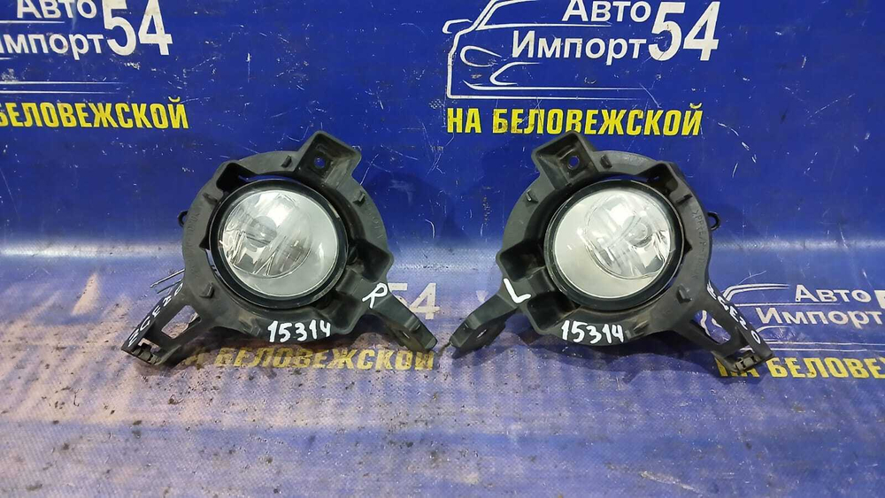 Туманка правая TOYOTA WISH 2009-2012