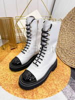 Высокие белые ботинки Chanel (Шанель) с чёрными шнурками
