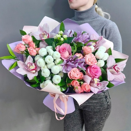 Авторский букет в нежной гамме