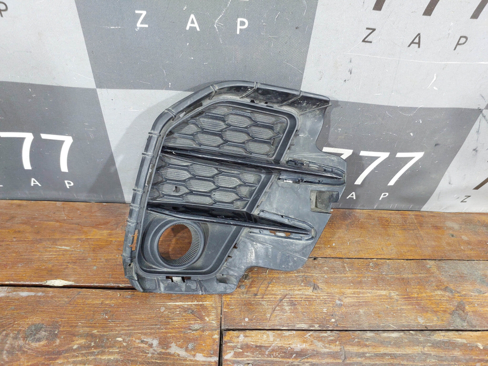 Накладка ПТФ правая Kia Rio 4 X-Line 20-нв Б/У Оригинал 86562H0900