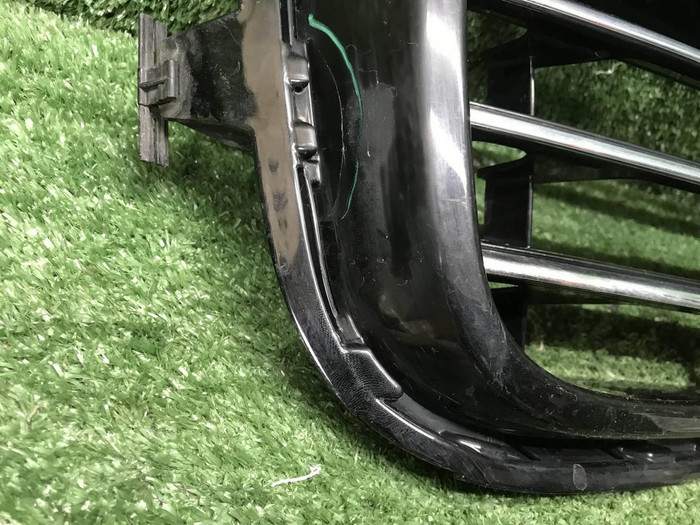 Решетка перед бампера VW Touareg 2 NF 14-18 R-Line