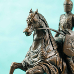 Настольная кабинетная скульптура «Конный рыцарь с копьем»