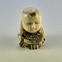 Статуэтка нэцкэ Мальчик Карако с корзиной цветов