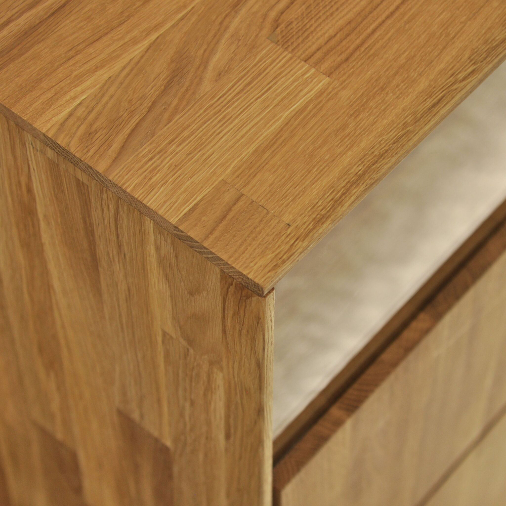 Комод Паво из дуба с подсветкой 140х80х42