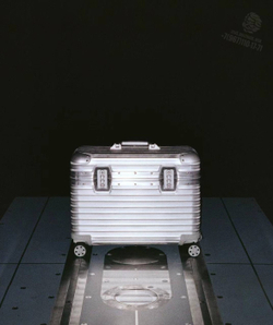 Дорожный чемодан Rimowa