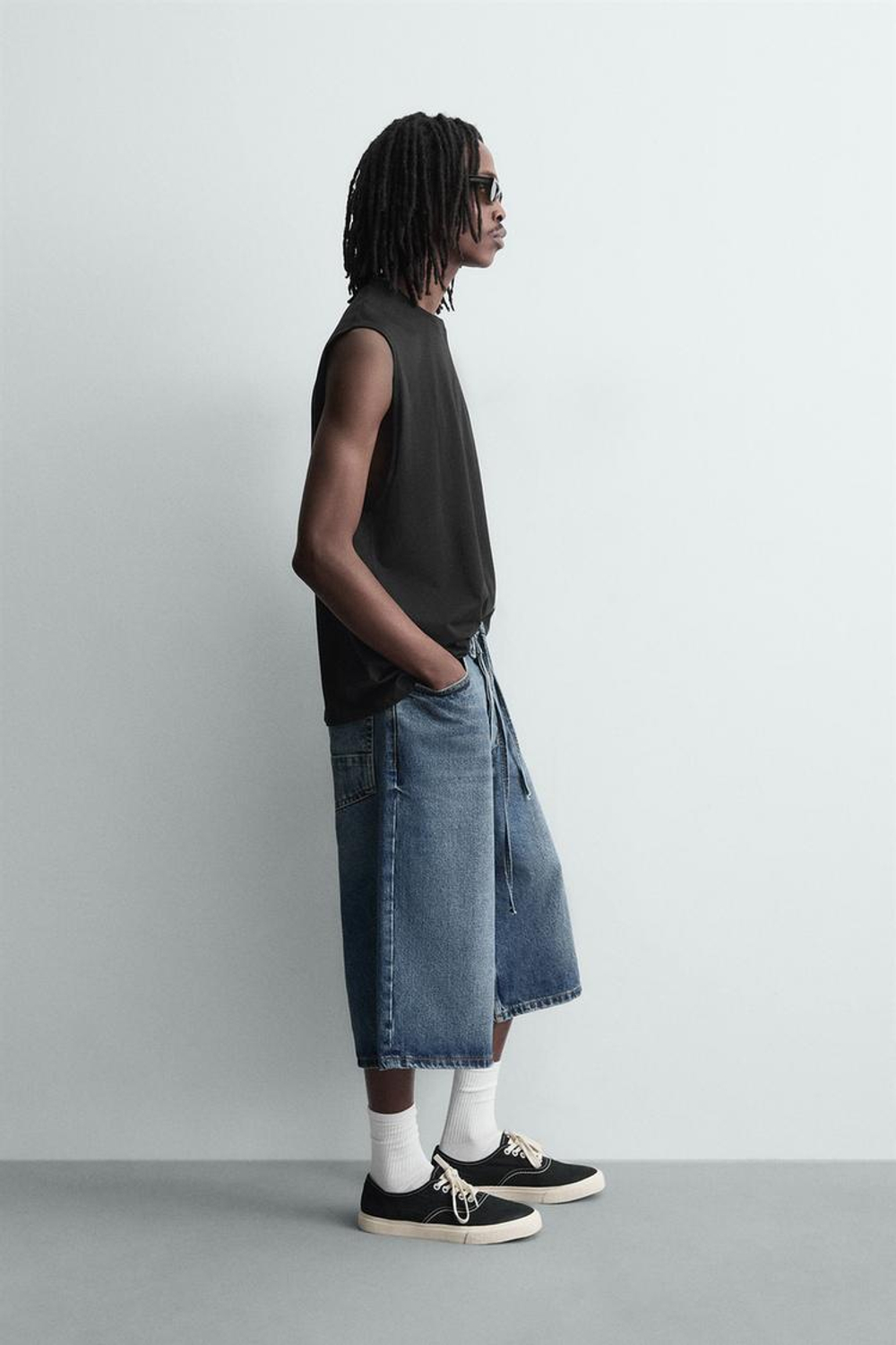 ZARA МАЙКА С ЭФФЕКТОМ ПОТЕРТОСТИ, ЧЕРНЫЙ