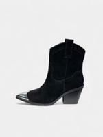 Роскошные казаки из натуральной замши с металлическим носиком