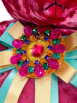 Мягкая игрушка Медведь БернАрт розовый с брошкой 30см