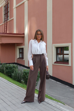 Брюки прямого кроя с защипами