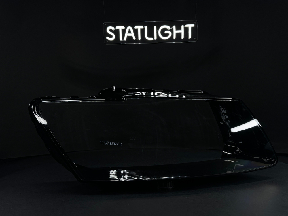 Правое стекло фары AUDI Q5 2008-2012