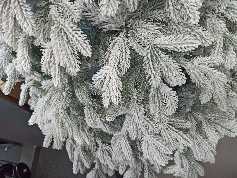 Заснеженная елка «Камчатская» (Литая+пвх) 180 см / 1.8 м