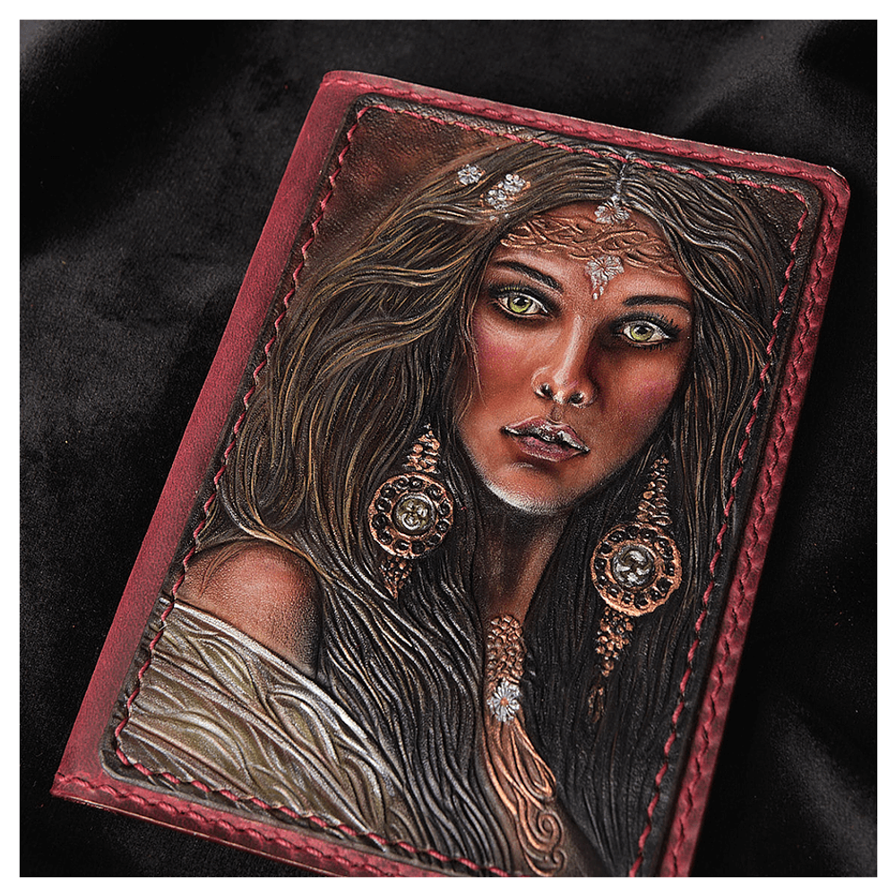 Кожаная обложка на паспорт «Шаманка»