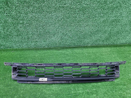 Решетка переднего бампера Skoda Karoq (2017-2021)