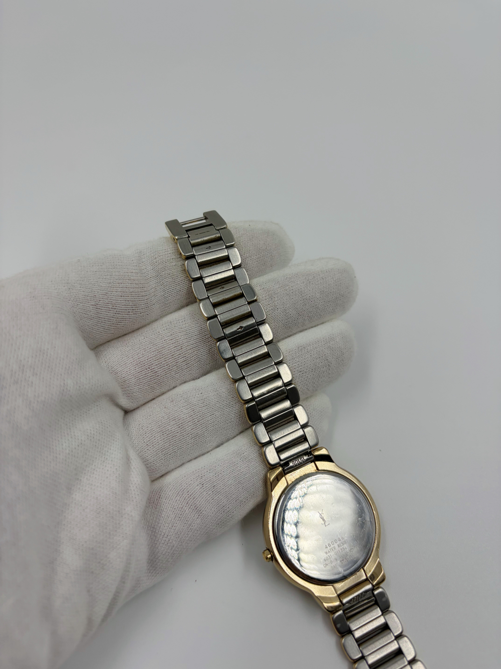 Часы Yves Saint Laurent