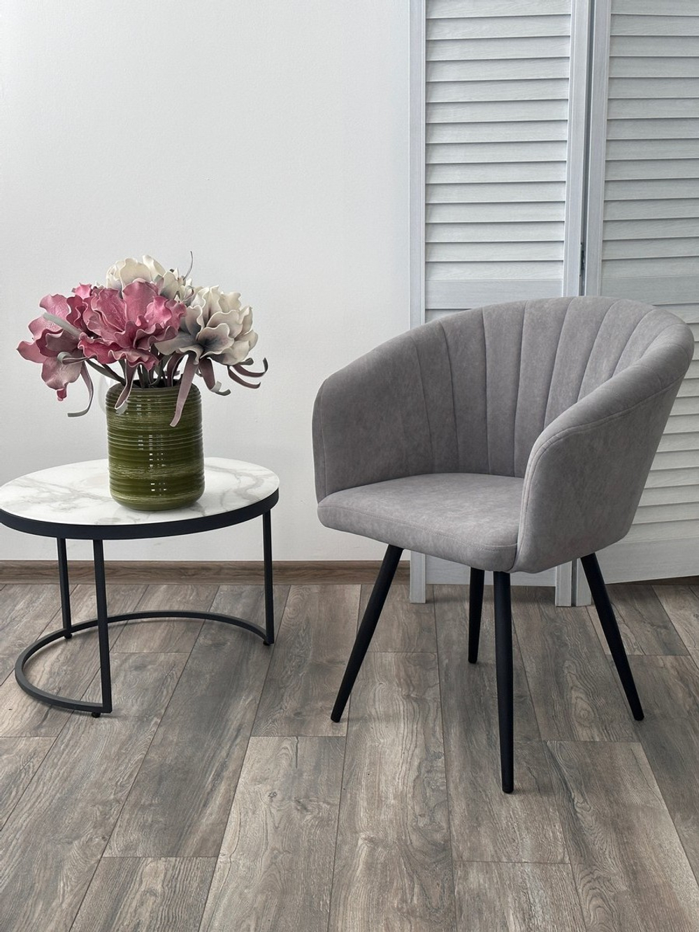 Стул М-City DISAUR Руна (Runa), поворотный на поворотный на 360 градусов, B22 Серый, Велюр, Черный каркас