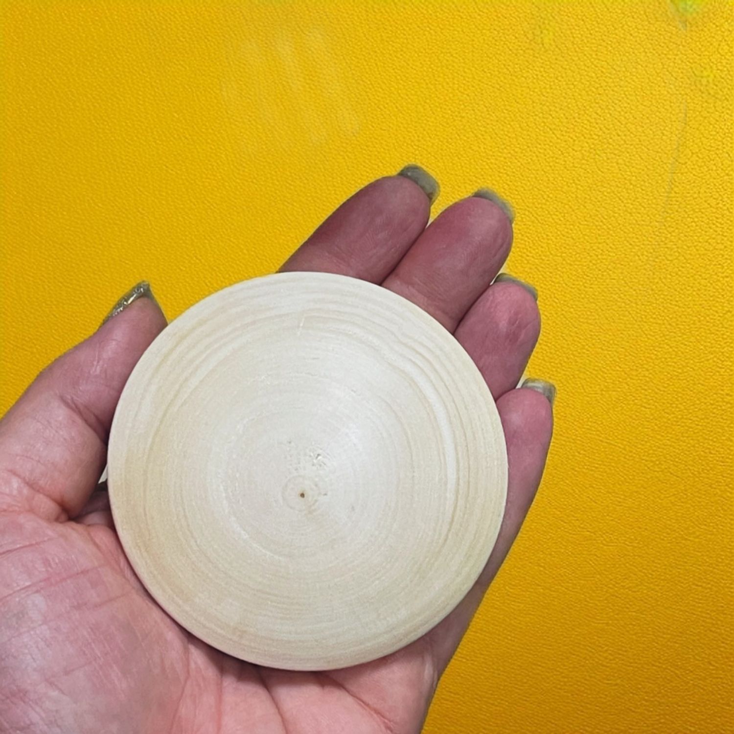 Медальон, липа, 8см