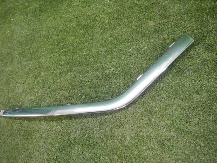 Молдинг перед. бампера Mercedes GLS x167 19-23 AMG