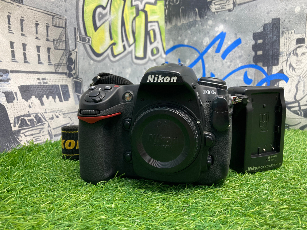 Nikon D300s 22.000 кадров