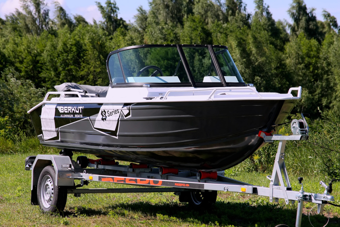 Лодка Berkut S-DC