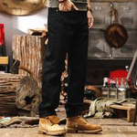 Тонкие джинсы чёрного цвета от бренда Jerryeno