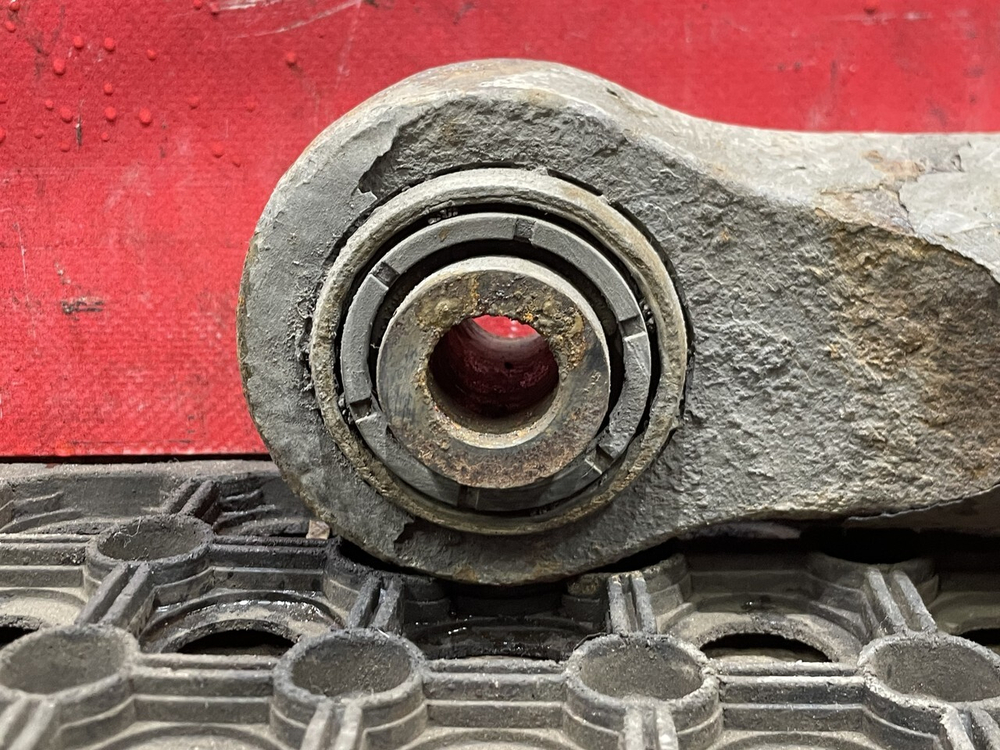 Стабилизатор задний