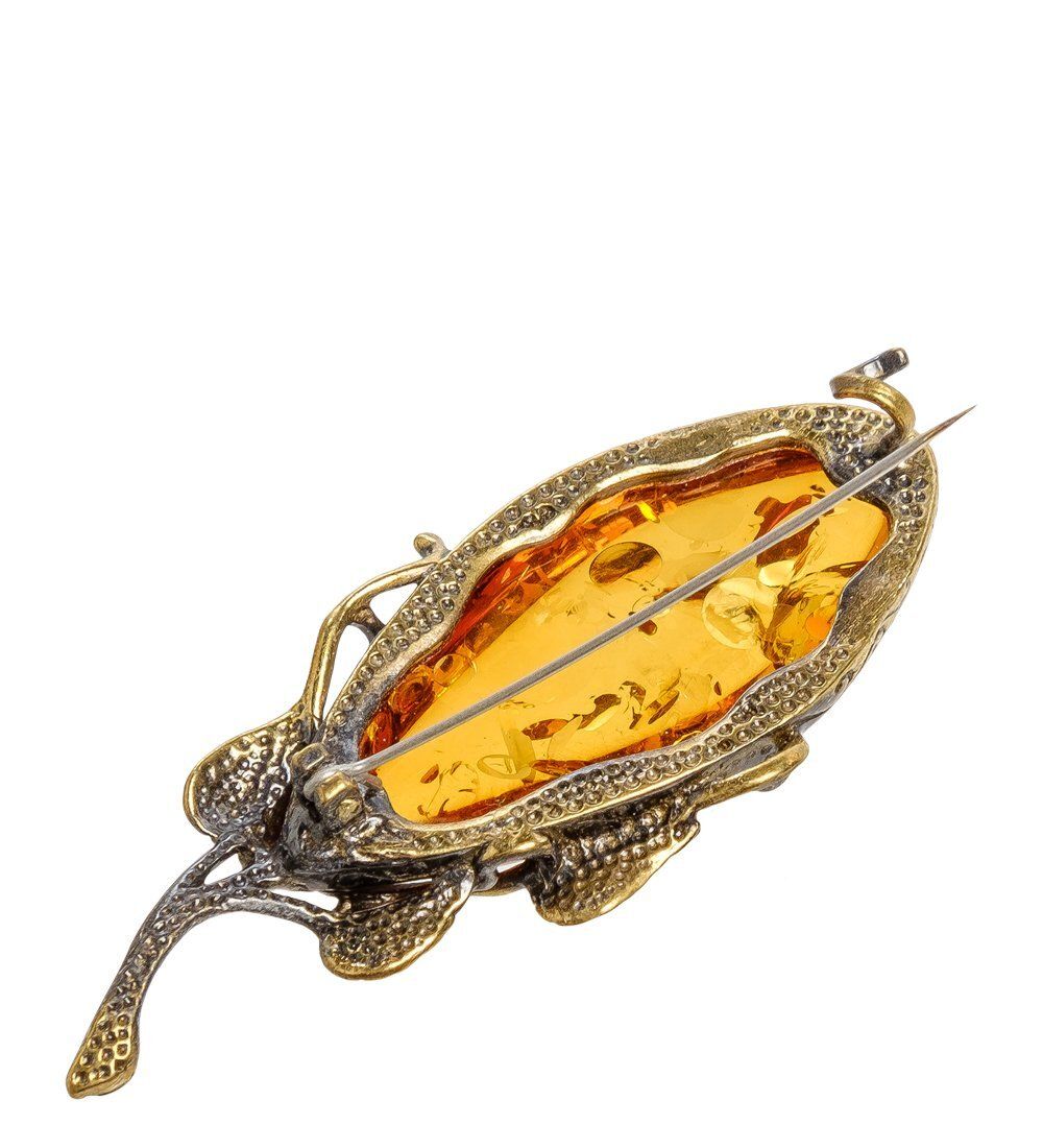 AM-2033 Брошь «Лист сирени» (латунь, янтарь)