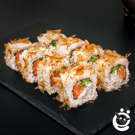 Ролл БОНИТО С ЖАРЕННЫМ ЛОСОСЕМ