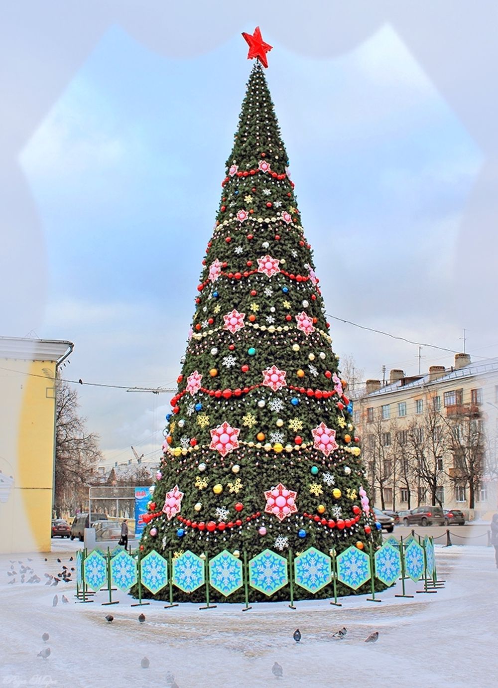 Комплект украшений на уличную елку "Кремлевская"