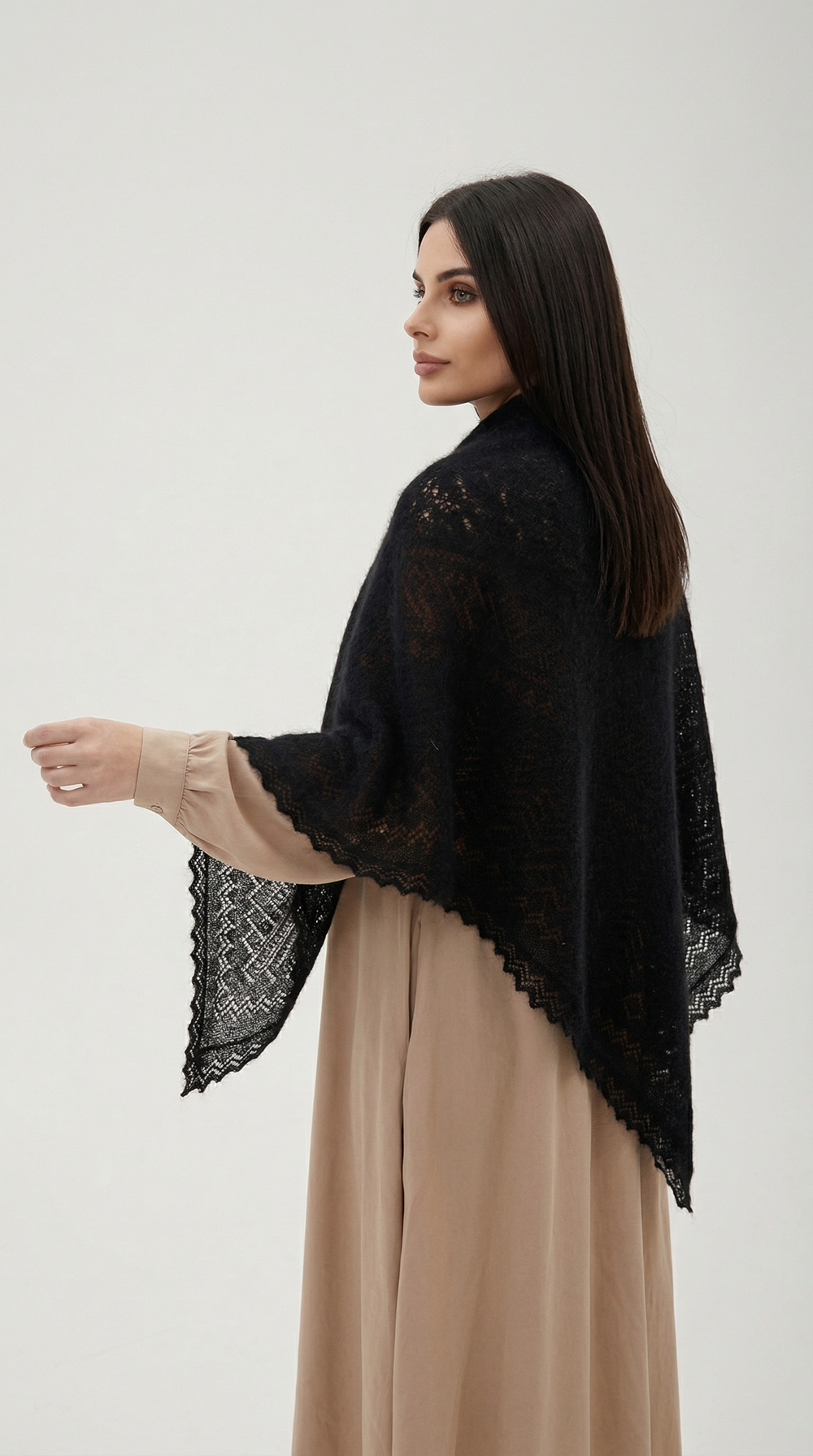 Оренбургский пуховый платок П2-125-07 черный