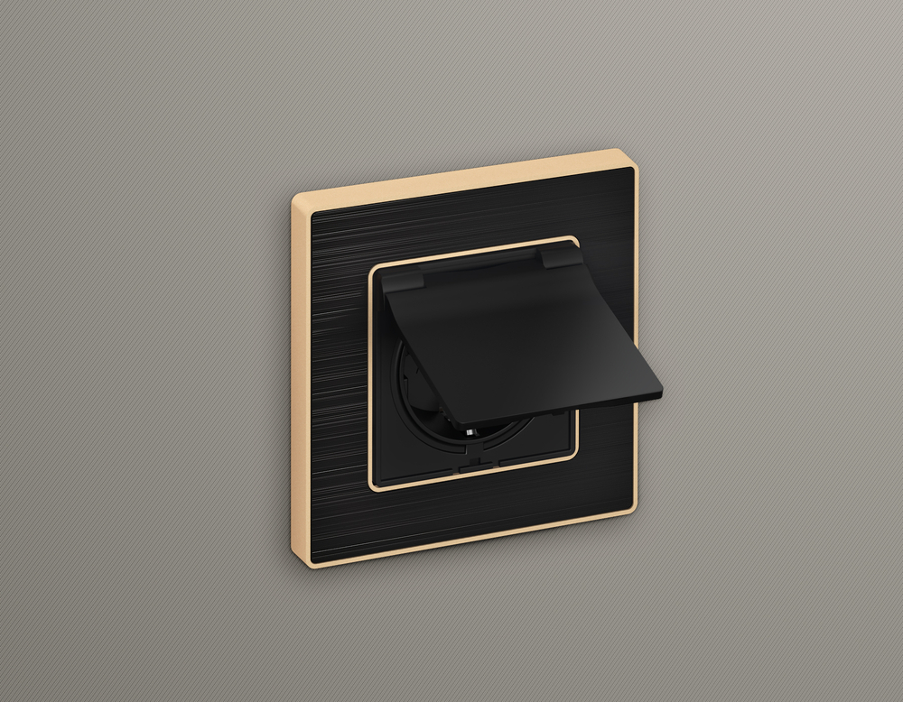 AP8080 Лицевая панель ALFA (Черный матовый) для электрической розетки с/з со шторками и крышкой IP44 QUANT