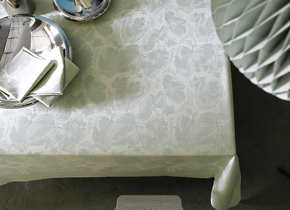 Скатерть 170x240 и 8 салфеток Blanc des Vosges Flora celadon Франция