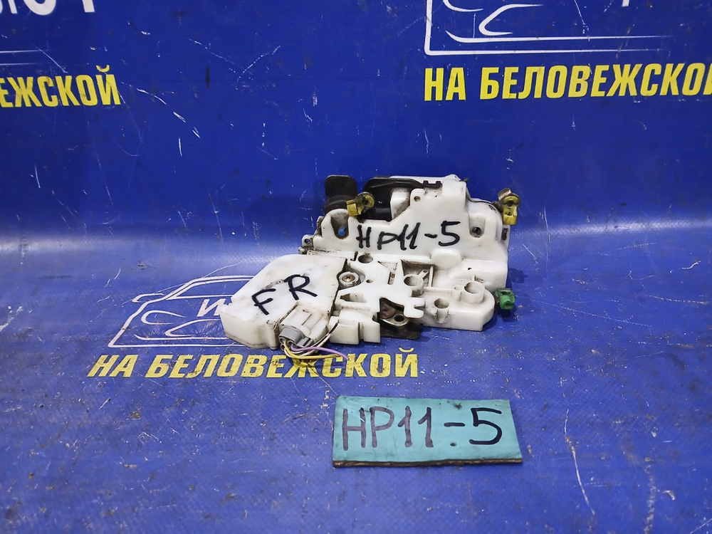 Замок двери передней правой NISSAN PRIMERA 1998