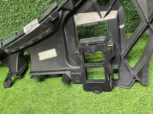 Кронштейн бампера LH Mercedes GLS x167 (19-24) AMG