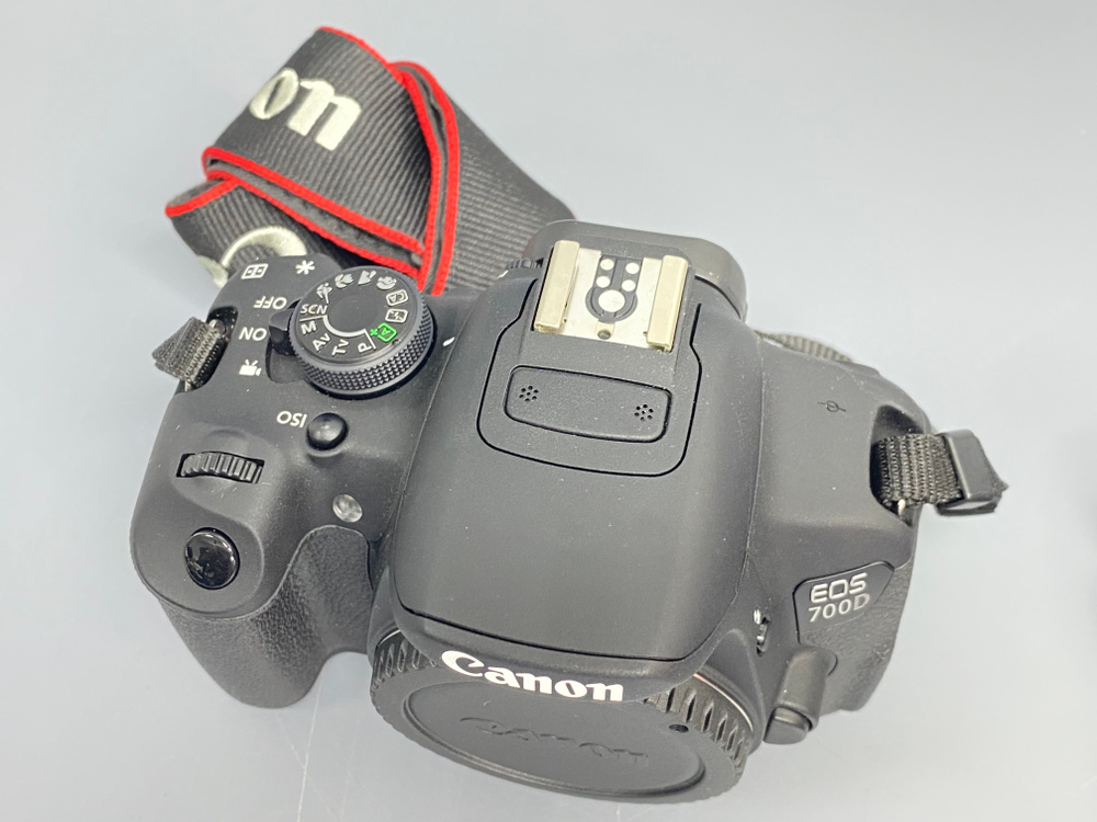 Canon 700D 1100 кадров Желтый экран