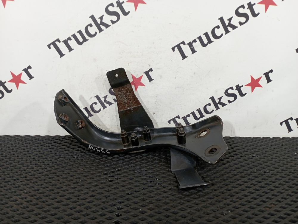 Кронштейн подножки левой 2020г.