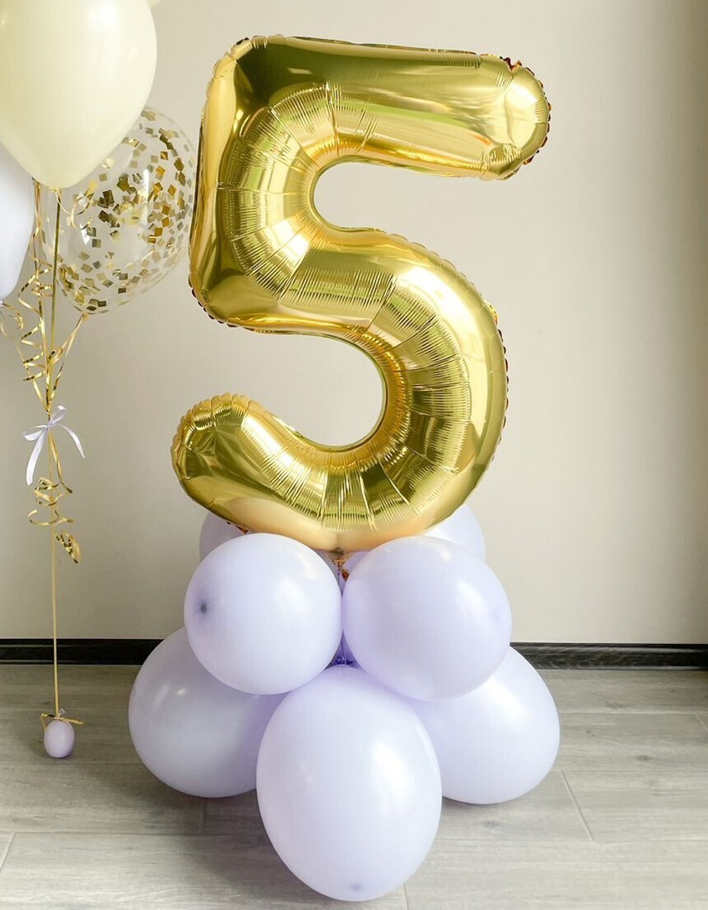 Цифра на простой подставке