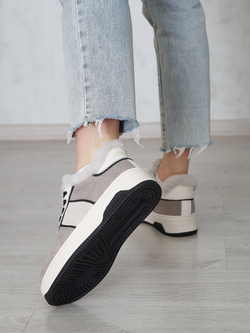 Кроссовки женские зимние