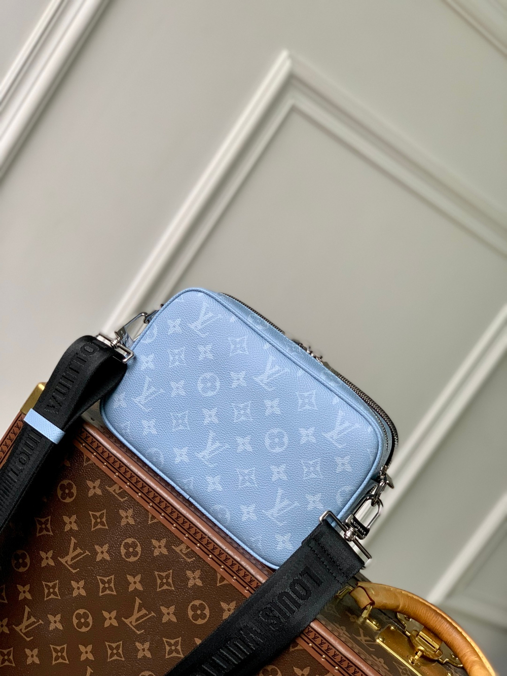 Louis Vuitton Alpha Messenger