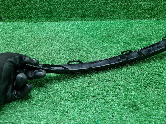 Молдинг бампера LH Mercedes C w205 (14-18) AMG
