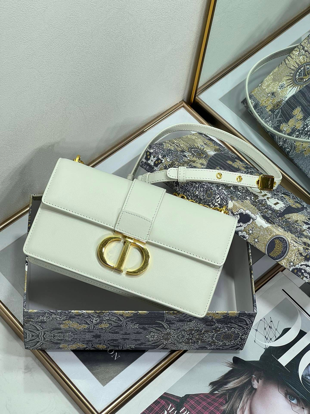 Christian Dior 30 Montaigne East-West Bag with Chain