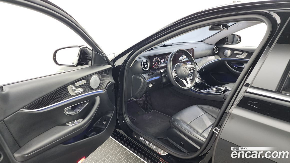 Mercedes-Benz E-Class W213 E300 4MATIC Avangarde (08.2019)