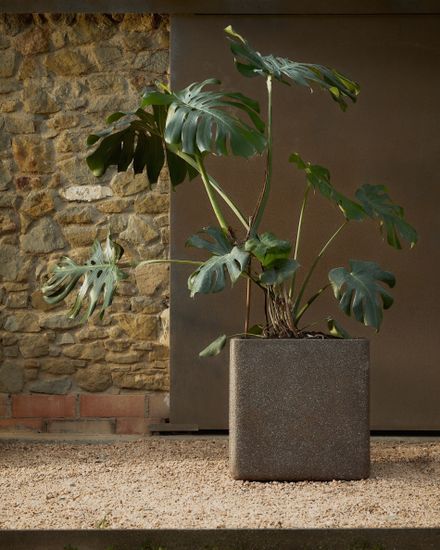 Набор из 2 кашпо Minoa коричневого цвета из песчаника 44 x 44 см