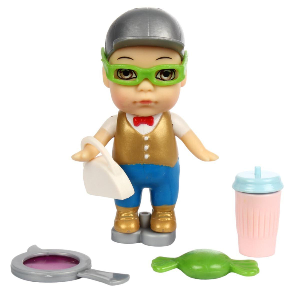 Куколка OLY в кепке/в шляпе в чемоданчике. Мальчик 8см, ВВ3858 арт.3381-1 (Bondibon)