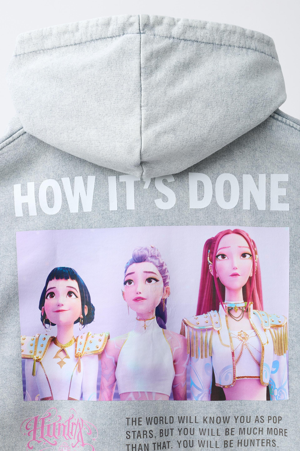 ZARA ТОЛСТОВКА НА МОЛНИИ С ЭФФЕКТОМ ПОТЕРТОСТИ KPOP DEMON HUNTERS™ NETFLIX ©, МЯГКИЙ СЕРЫЙ