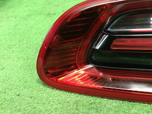 Фонарь правый внутренний Porsche Macan 95b (14-18)