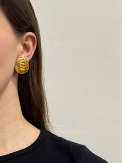 Клипсы с лого Chrstian Dior