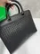 Портфель Bottega Veneta с плечевым ремнем, черный