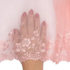 Вышивка на сетке персик (правая) 18 см